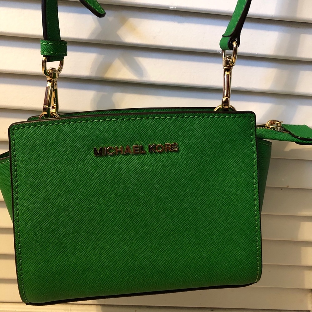 Michael Kors small green crossover bag